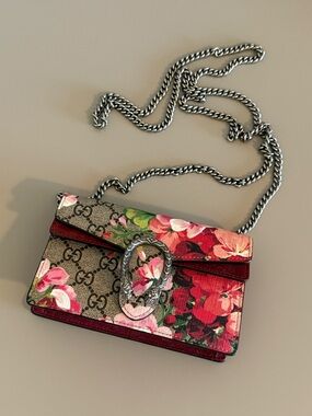 Gucci Dionysus GG Supreme Blooms Super Mini